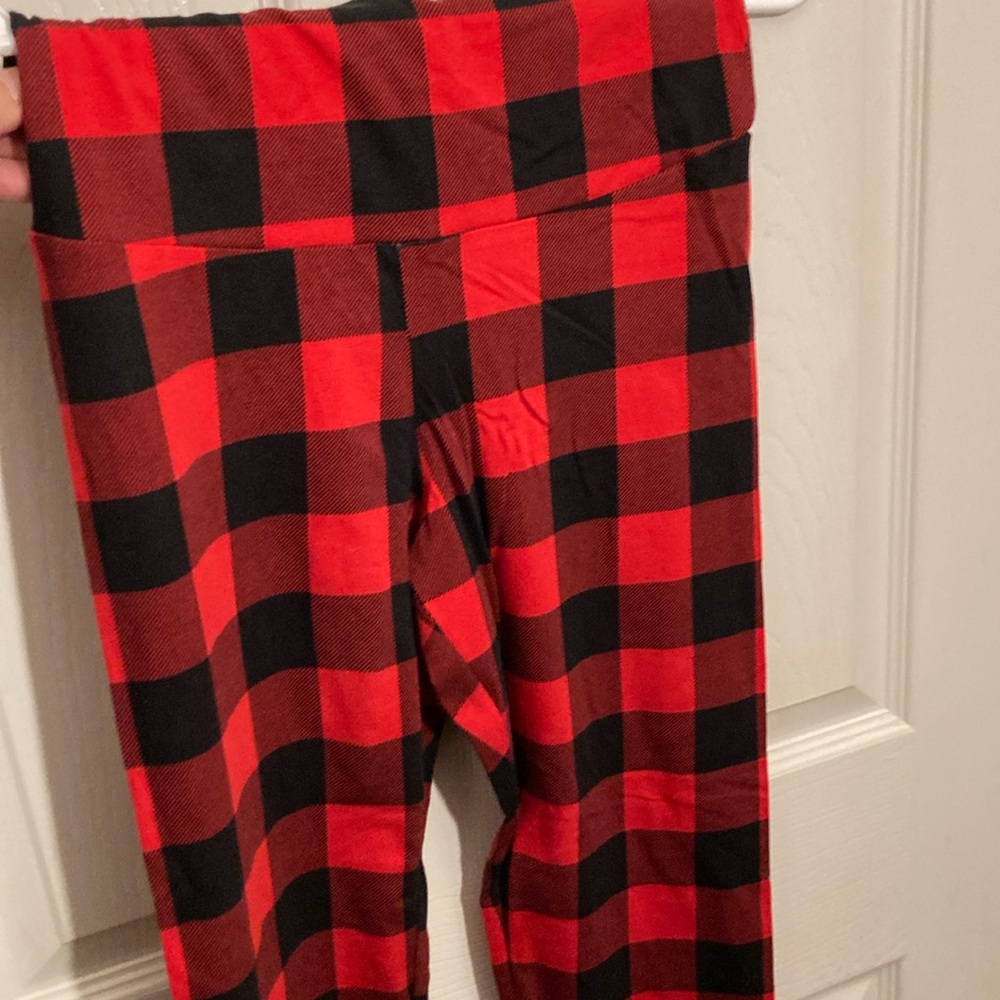 Kids small 4 to 6 red buffalo plaid